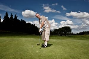 Golf er en stor hobby for dynekøbmand Lars Larsen. Arkivfoto: Emil Ryge Christoffersen.
