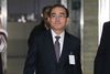Den højtprofilerede nordkoreanske afhopper, Thae Yong Ho, ankommer her lillejuleaften til en høring ved det sydkoreanske parlaments efterretningskomite. Foto: Kim Hyun-tae/AP