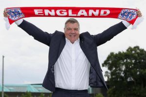 Det var en glad Sam Allardyce, der poserede for pressen, da han blev præsenteret som ny, engelsk landstræner den 25. juli i år. Foto: Martin Rickett