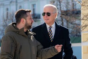 Præsident Joe Bidens besøg i Ukraines hovedstad mandag viser hans personlige engagement, vurderer ekspert.
