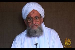 En drone affyrede to missiler mod en balkon og dræbte Ayman al-Zawahiri, skriver flere amerikanske medier. 