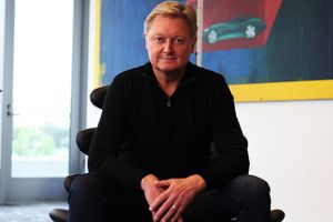 Danske Henrik Fisker er på vej med sin nye elbil. Danmark er det europæiske land med flest forhåndsreservationer.