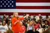 Hillary Clinton kritiseres for i sin tid som udenrigsminister at have etableret sit eget kommunikationssystem for at omgå både regeringens almindelige og fortrolige system. Arkivfoto: John Locher/AP
