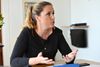 Justitsminister Karen Hækkerup (S) er tilfreds med karantænebogen, selv om kritisere mener, at bogen bør være offentlig tilgængelig.
