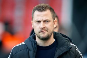 FC København-træner Jacob Neestrup kan ikke forstå, hvorfor der ikke anvendes VAR i pokalturneringen.