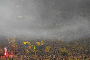 Politiet ønsker forbud mod Dortmund-fans i Parken mod FC København. Uefa siger foreløbig nej.