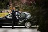 Kald en limousine via smartphonen, og så er du snart klar til en tur. Uber opererer i mange lande – her er det i Shanghai. Og nu er tjenesten også i Danmark.