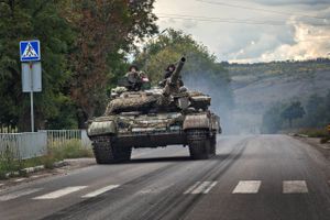 Rusland melder om en storstilet offensiv fra Ukraine i Donetsk. Men de lyver og vil bare fjerne fokus fra egne tab, svarer Ukraine.