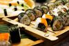 Ud over risikoen for larver, som bliver løst ved frysning, er den største risikofaktor ved sushi faktisk risene.