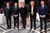 Det bliver højst sandsynligt en af de fire kandidater længst til venstre på dette billeder, som snart kan kalde sig fransk præsident. Fra venstre er det den konservative kandidat Francois Fillon, den uafhængige centrum kandidat Emmanuel Macron, den venstreorienterede Jean-Luc Mélenchon og højrenationalisten fra Front Nationale Marine Le Pen. Yderst til højre ses den socialistiske kandidat Benoit Hamon, som modsat de andre ikke nævnes mange chancer i det kommende franske præsidentvalg. Foto: Patrick Kovarik/AP