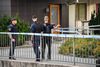 Svensk politi på arbejde i det nordlige Stockholm efter en skudsag. I år er det sket 27 mord i bandemiljøet, og ifølge politiet udgør kriminelle klaner et betydeligt problem i Sverige. Foto: 11880 Naina Helén Jåma/TT/Ritzau Scanpix