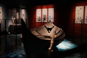 En norsk båd fra Vikingetiden vises for første gang på Moesgaard Museum, som samtidig graver videre i vikingetidens Aros. 