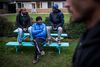 80 af asylansøgerne fra Eritrea bor på asylcentrene i Løgstør og Ranum. Fra venstre afventer Semir Atto, Kahsay Fitwi Gebremariam og Muhammed Usman – Kidane Berne i forgrunden – nu Udlændingestyrelsens næste skridt. Foto: Sebastian Buur Gunvald