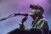 Kim Larsen optrådte med stort overskud, da han gav koncert i bøgeskoven i Skanderborg. Foto: Helle Arensbak