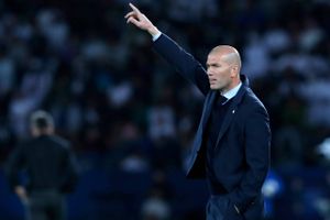 Træner Zinedine Zidane beder dog sine spillere om at ignorere stillingen og afstanden op til ærkerivalen. Foto: Hassan Ammar