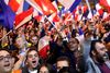 Libération, som er en venstreorienteret avis, vil tirsdag udsende 16 siders tillæg, der er kritisk over for Front National, som er Marine Le Pens parti. Foto: Thibault Camus/AP