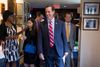 Den republikanske præsidentkandidat og tidligere senator fra Pennsylvania, Rick Santorum, ankommer til The National Press Club i Washington for at forsvare amerikanske arbejdere mod illegale indvandrere. Foto: Evan Vucci/AP