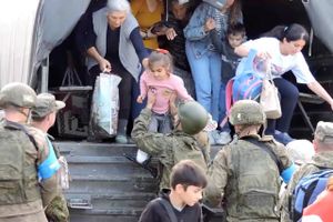 Aserbajdsjan har fået kontrol over Nagorno-Karabakh efter et døgns kampe mellem separatister og landets hær.