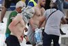 De voldelige, russiske hooligans forvandlede Marseilles til en kampzone, da Rusland lørdag spillede mod England under EM. Foto: Thanassis Stavrakis/AP