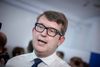 "Vi har allerede taget højde for udfordringen, vi står over for," siger Troels Lund Poulsen (V) efter Socialdemokratiets præsentationer. Foto: Liselotte Sabroe/Ritzau Scanpix