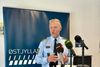 Efterforskningsleder Flemming Nørgaard kunne torsdag formiddag fortælle nyt i sagen om 21-årige Søren Koch, som blev uskyldigt offer for skud. Natten til 8. marts 2022 fandt politiet ham dræbt af skud i sin bil i Viby. Siden da har en intens efterforskning af drabet været i gang. Foto: Simon Carlson