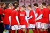 Det danske herrelandshold bar søndag aften en t-shirt med et budskab, der skal statuere et eksempel overfor VM-værterne Qatar, der kritiseres for at vende det blinde øje til menneskerettigheder i forbindelse med forberedelserne til slutrunden. Teksten ses her på brystet af Jens Stryger-Larsen: "Football Supports Change". Foto: Jens Dresling.