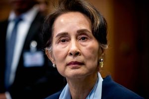 Hun blev verdenskendt som demokratiforkæmper i Myanmar, men anses i dag som én af de ledere, der har skuffet Vesten allermest.