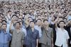 Tusindvis af nordkoreanere markerede i juni 66-års-dagen for begyndelse af Koreakrigen ved en antiamerikansk demonstration i Nordkoreas hovedstad, Pyongyang. Foto: Wong Maye/AP