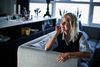Signe Harbo, 19 år, fik afbrudt sit højskoleophold i udlandet som følge af den verdensomspændende virusepidemi. Nu er hun tilbage hos familien i Esbjerg. Foto: Christer Holte