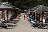 Grækenland pressede på for at få EU's liste udvidet, så landet kan få gang i sin skrantende turisme. Foto: Sakis Mitrolidis/AFP