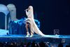 Lady Gaga ville ikke fotograferes af de danske medier ved koncerten i Herning. Her er hun i fuldt – og Cher-lignende – skrud ved en tidligere optræden.
