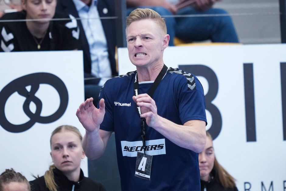 Den måske største weekend i Team Esbjergs klubhistorie er klemt mellem to finaler om det danske mesterskab. En fejl og mangel på respekt, lyder det fra Jesper Jensen.