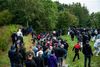 Selv om politiet bad folk stoppe, fulgte mange af deltagerne ved en begravelse i Aarhus trop bag kisten. Foto: Marie Ravn