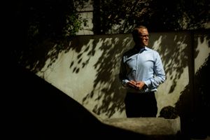 Jakob Riis går på sommerferie med troen på, at Falck nu er på rette sted efter et svært kvartal præget af covid-19. Coronakrisen har sat sundhed og digitalisering højt på dagsordenen, og det skal styrke Falck på den lange bane, lyder det fra topchefen. 