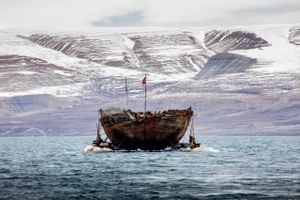 Vraget af en berømt norsk polarforskers skonnert er vendt hjem til den norske by, hvorfra den for 100 år siden afsejlede.