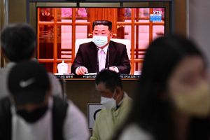 Der er hastig udvikling i coronameldingerne fra Nordkorea, og fredag er første dødsfald blevet bekræftet.