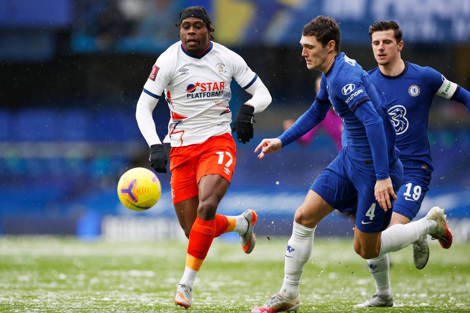 Han var som sin klub helt væk for 10 år siden - Jyllands-Posten