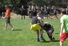 Quidditch er en kontaktsport, der minder om en blanding af rugby, stikbold og basketball.