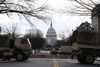 Washington ligner en by under belejring forud for onsdagens magtoverdragelse. Søndag eftermiddag var der dog ikke tegn på demonstrationer i centrum. Her ses en blokeret vej, der fører op til Kongresbygningen på Capitol Hill. Foto: Eduardo Munoz/Reuters