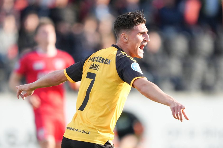AC Horsens og Lyngby rykker i »Gule, gule,« er tilbage i Superligaen