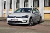 Volkswagen e-Golf har fået en lidt længere rækkevidde og lidt højere ydelse. Det gør bilen godt og mere anvendelig som pendlerbil – især i og omkring de større byer. Foto: Jens Overgaard