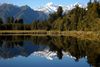 42 år efter han forsvandt, er liget af en 19-årig bjergbestiger dukket op for foden af Tasman Gletsjeren i New Zealand.