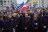Polske dommere og borgere har flere gange demonstreret imod de retsreformer, der er gennemført i Polen de senere år. Det er politisk indblanding i - og kontrol over - retsvæsnet, har kritikerne sagt. I en dom torsdag siger EU-Domstolen, at et disciplinærkammer ved højesteret er i strid med EU-retten. Foto: Janek Skarzynski/Ritzau Scanpix