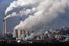 Det mest realistiske er, at opvarmningen i år 2100 kommer til at ligge omkring 3,2 grader over temperaturen før industrialiseringen, konkluderer et nyt stort studie ledet af den anerkendte statistiker Adrian Raftery fra University of Washington. Foto: Martin Meissner/AP