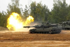 Danmark og Holland donerer tilsammen 14 Leopard 2-kampvogne til Ukraine. De er klar fra begyndelsen af 2024.