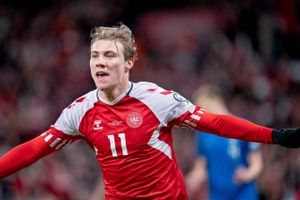 Landsholdet vandt 3-1 over Finland i den første kamp på vejen mod EM, og  det pyntede på udtrykket med en skovhugger, som lavede hattrick.