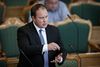 Martin Henriksen (DF) håber, at der kommer »flere af den slags sager i fremtiden, hvor langt flere udlændinge, også udlændinge med længevarende ophold får inddraget deres opholdstilladelser og sendes hjem«. Foto: Jens Dresling