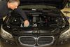 Den totale klargøring inkluderer også motorrummet. Det er lige ved, at BMW’en har fået ny motor. Sådan ser det i hvert fald ud.