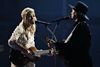 Den hollandske duo The Common Linnets blev nummer to i finalen. 65 pct. af alle hollændere, der så tv, fulgte med. Foto: Jens Dresling