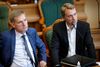 DF-formand Kristian Thulesen Dahl (tv) og Morten Messerschmidt kræver begge, at Mogens Jensen stopper som fødevareminister. Foto: Ólafur Steinar Rye Gestsson/Ritzau Scanpix